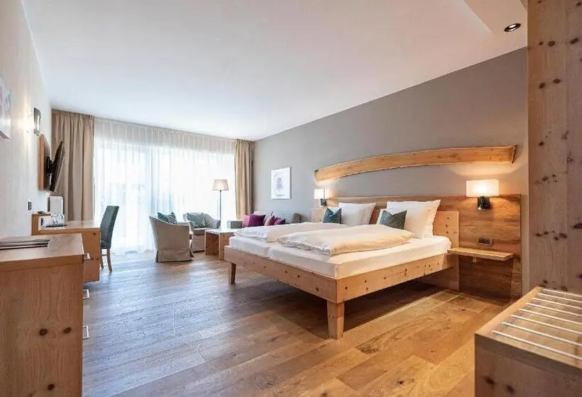 バルコニー付きデラックスルーム, Vitalpina Hotel Waldhof