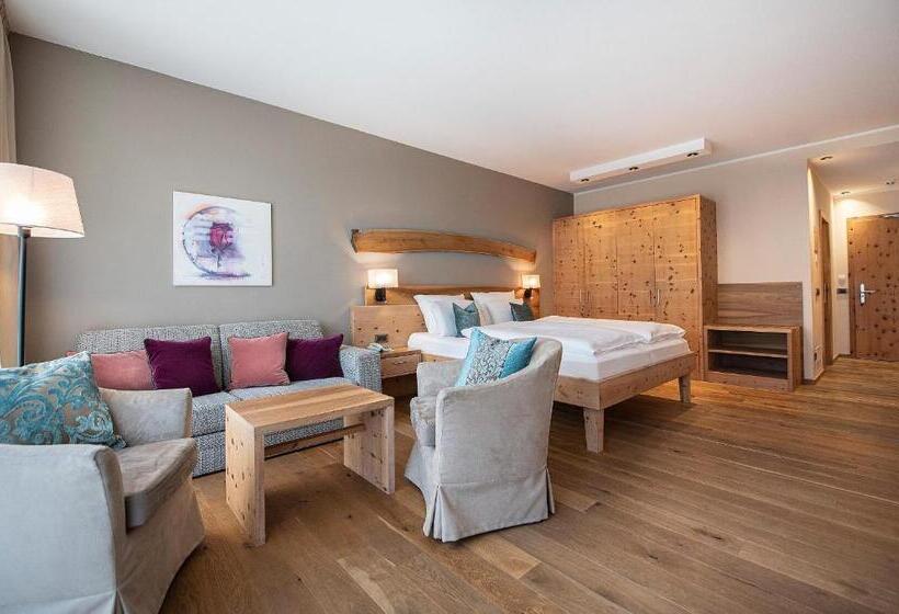 带阳台的豪华间, Vitalpina Hotel Waldhof
