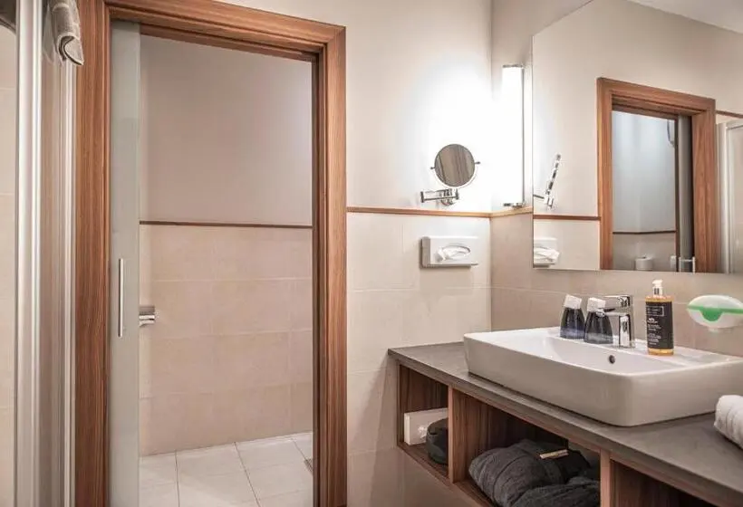 バルコニー付きデラックスルーム, Vitalpina Hotel Waldhof