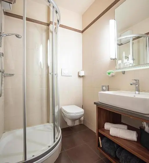 バルコニー付きスタンダードルーム, Vitalpina Hotel Waldhof