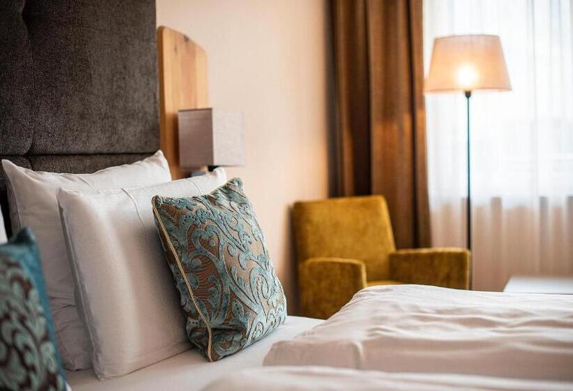 חדר סטנדרט עם מרפסת, Vitalpina Hotel Waldhof