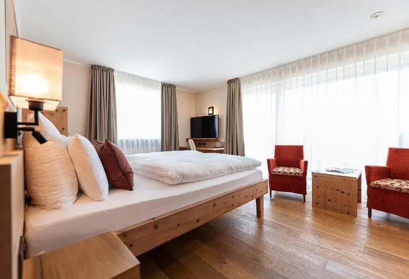 バルコニー付きスタンダードルーム, Vitalpina Hotel Waldhof