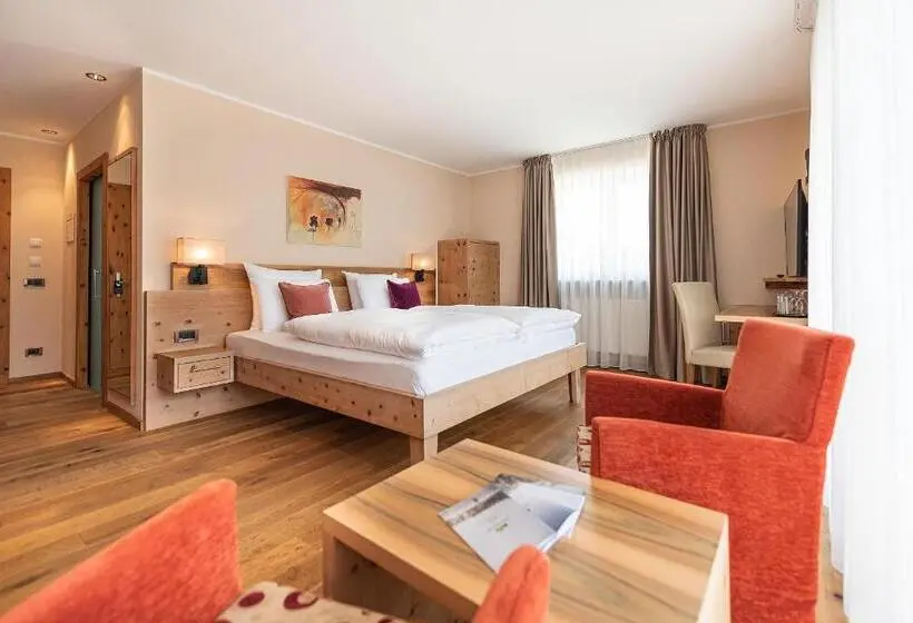 バルコニー付きスタンダードルーム, Vitalpina Hotel Waldhof