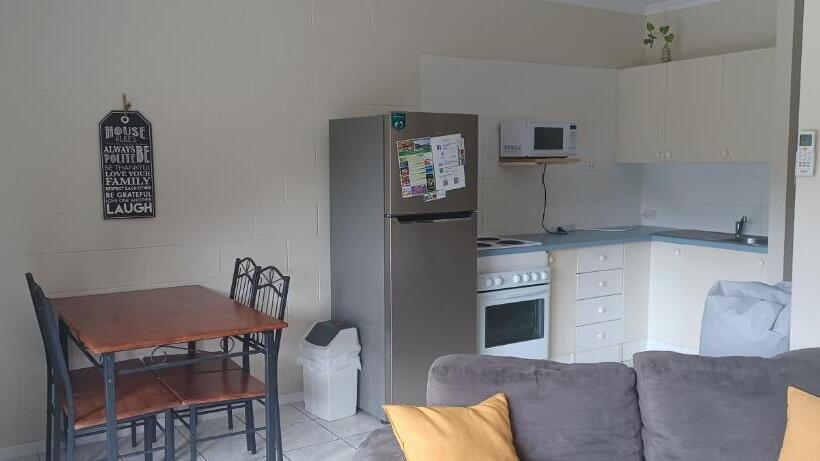 2침실 아파트 정원 전망, Whitsunday Waterfront Apartments