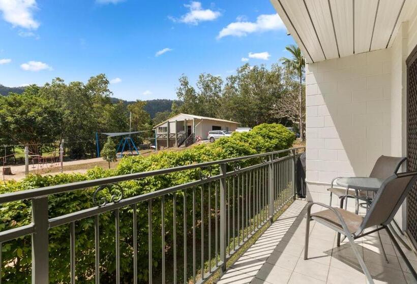 2침실 아파트 정원 전망, Whitsunday Waterfront Apartments