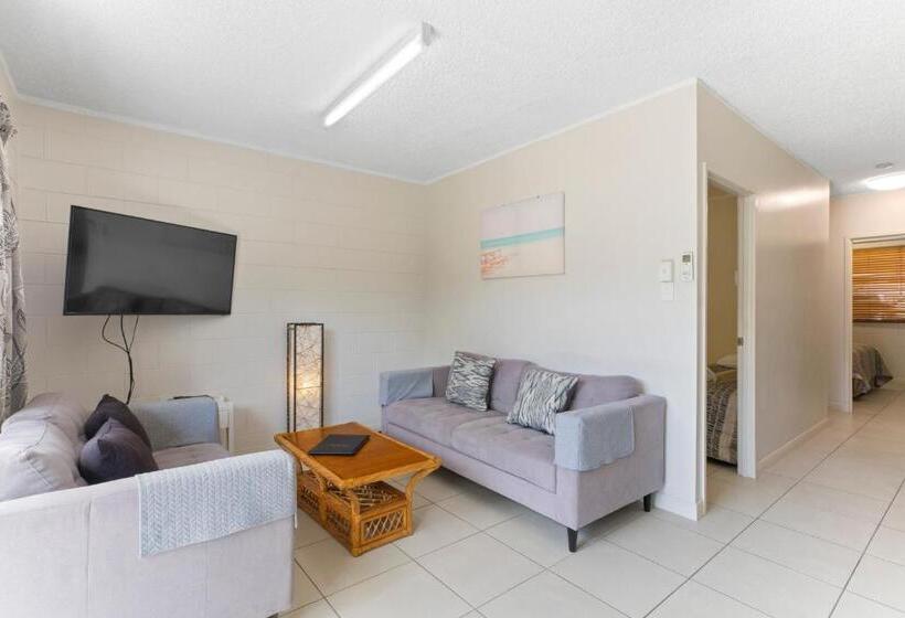 2침실 아파트 정원 전망, Whitsunday Waterfront Apartments