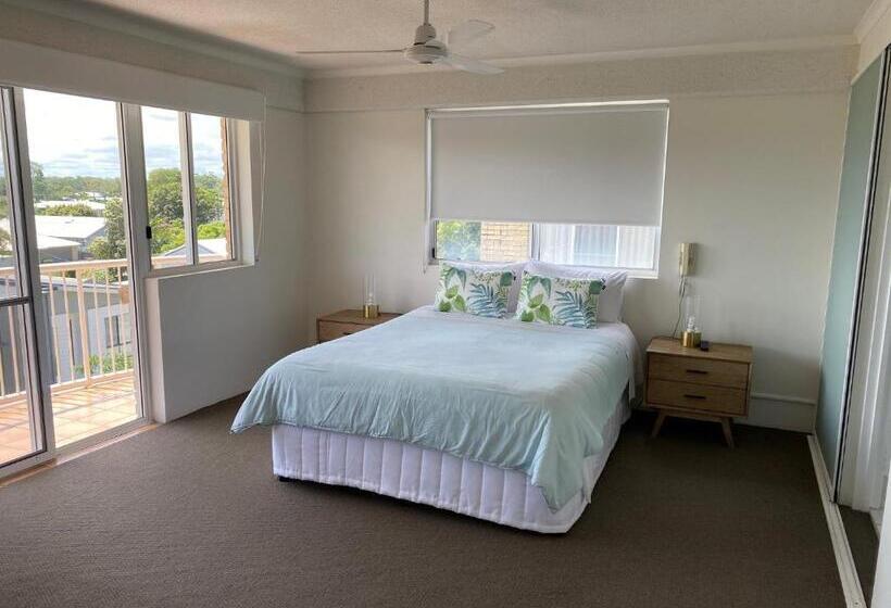 דירת שלושה חדרים, Belvedere Apartments