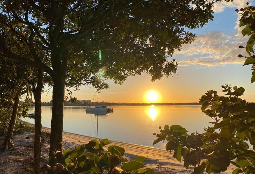 דירת חדר בקומת קרקע, Belvedere Apartments