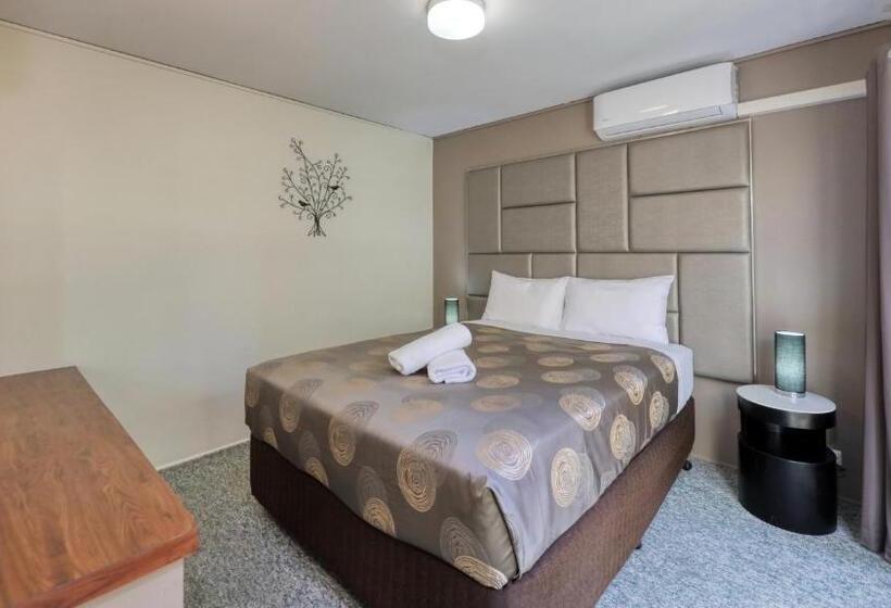 דירת חדר, Executive Hideaway