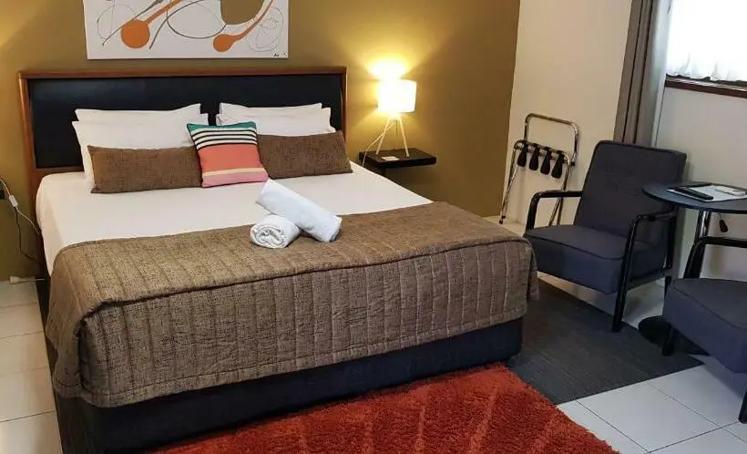 キングサイズベッドのスタンダードルーム, Gold Coast Airport Motel Only 300 Meters To Airport Terminal