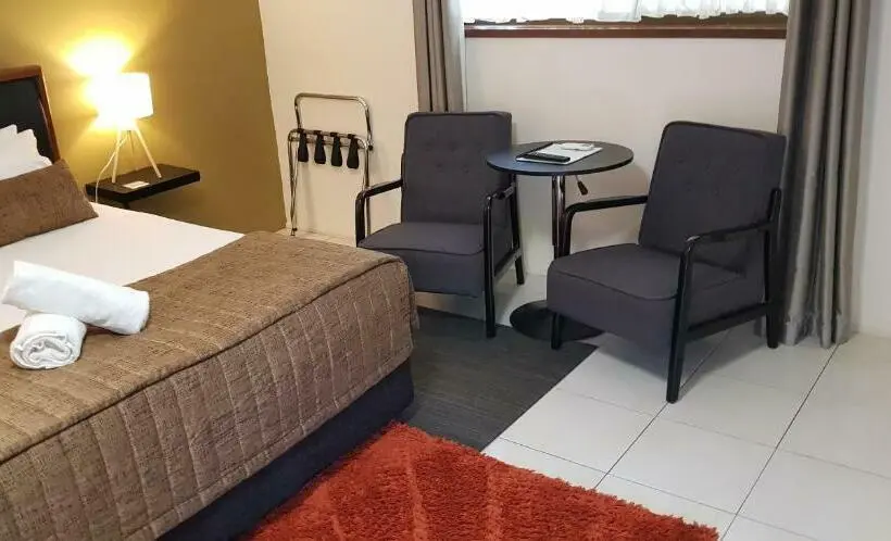 キングサイズベッドのスタンダードルーム, Gold Coast Airport Motel Only 300 Meters To Airport Terminal