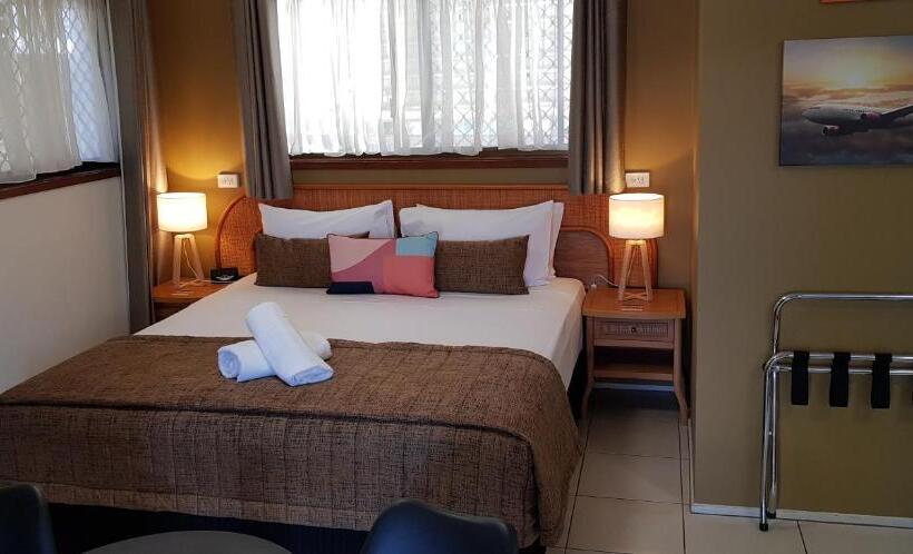 带大床的套房, Gold Coast Airport Motel   Only 300 Meters To Airport Terminal