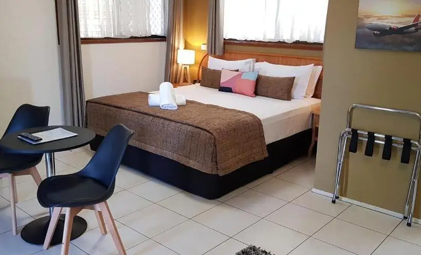 キングサイズベッドのスイートルーム, Gold Coast Airport Motel Only 300 Meters To Airport Terminal