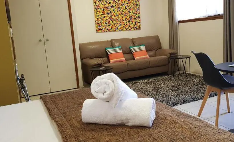 キングサイズベッドのスイートルーム, Gold Coast Airport Motel Only 300 Meters To Airport Terminal