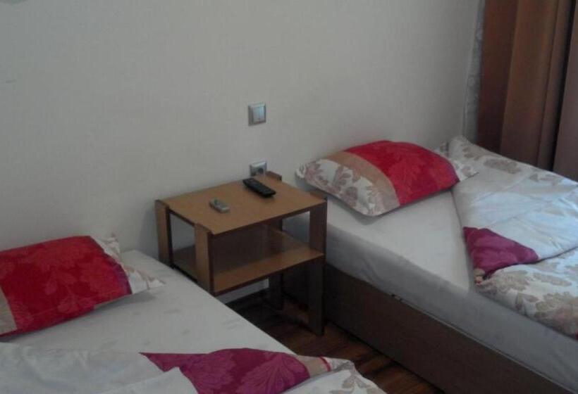 Номер Стандарт с Балконом, Central Park Family