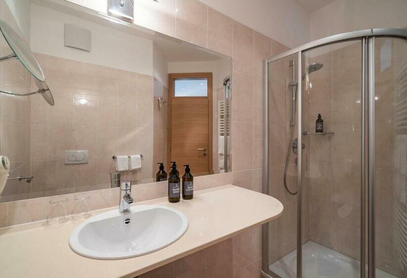 バルコニー付きスタンダードルーム, Wessobrunn