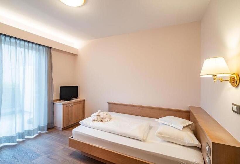 スタンダードシングルルーム, Wessobrunn