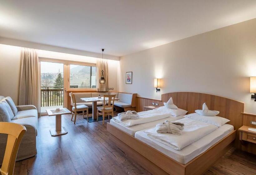 סוויטת ג'וניור, Wessobrunn