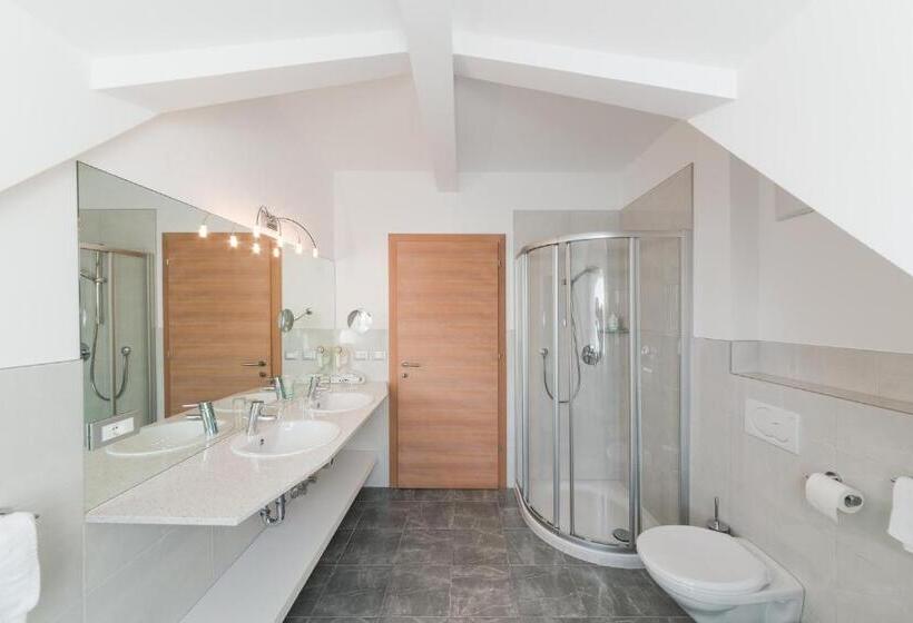 جناح جونيور, Wessobrunn