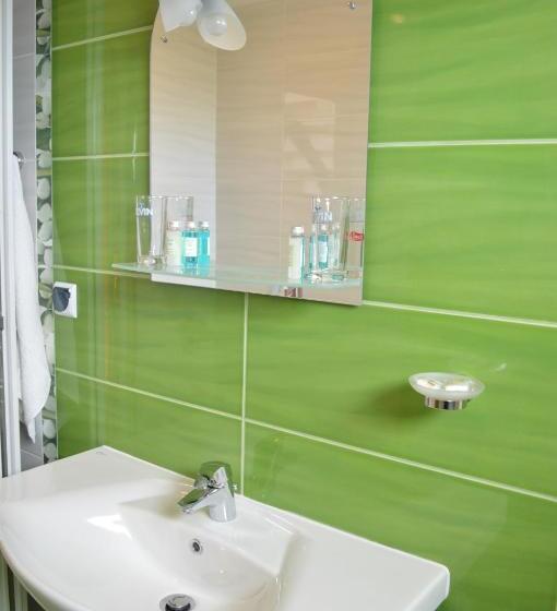 חדר סטנדרט, Zafo