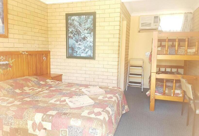 חדר משפחתי, Lake Front Motel