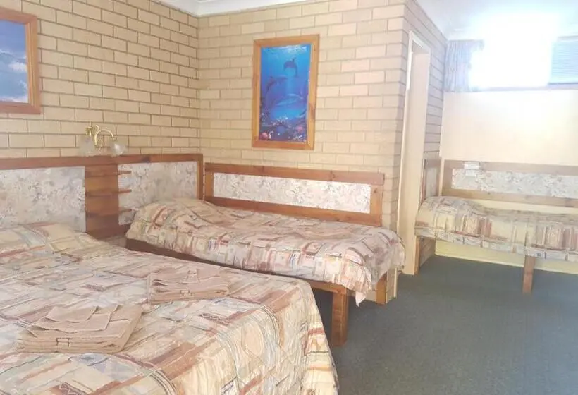 ファミリールーム, Lake Front Motel