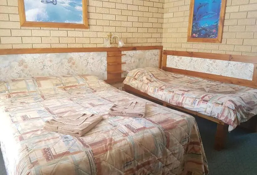 ファミリールーム, Lake Front Motel