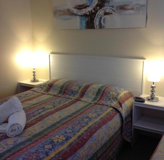 Студия Стандарт, Motel Farnboro
