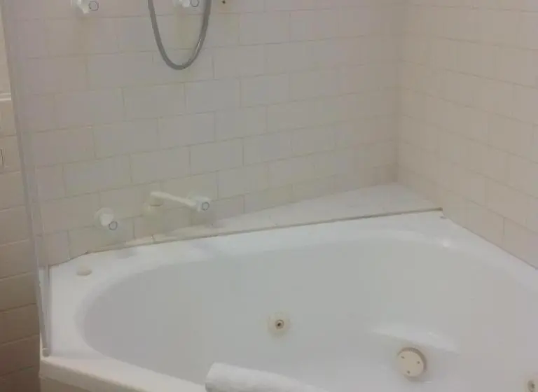 ２ベッドルームアパートメント, Motel Farnboro