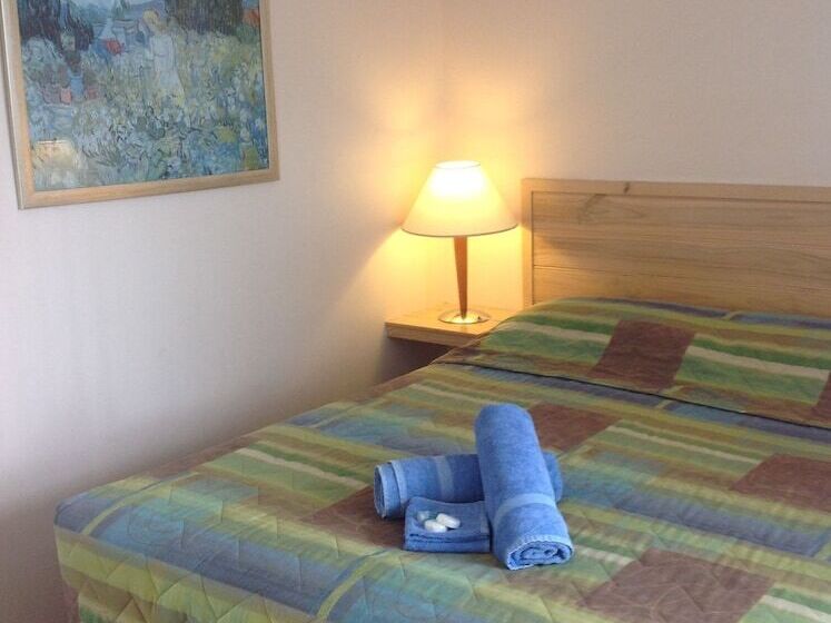 חדר סטנדרט, Motel Farnboro