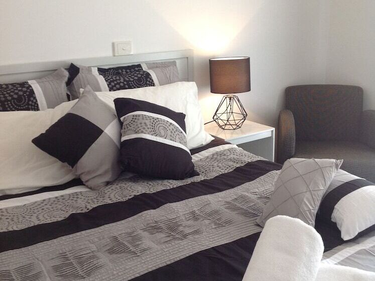 חדר סטנדרט, Motel Farnboro