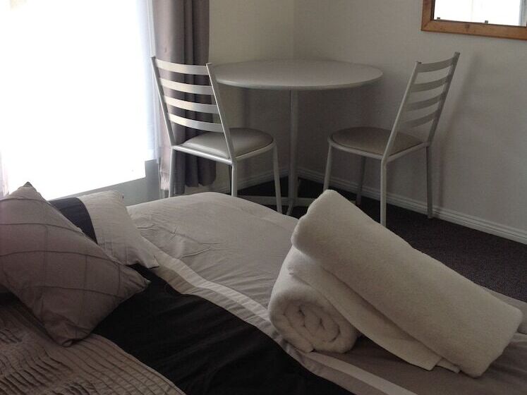 חדר סטנדרט, Motel Farnboro