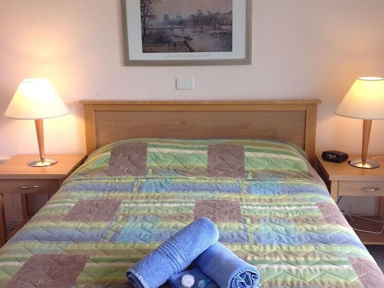 חדר סטנדרט, Motel Farnboro