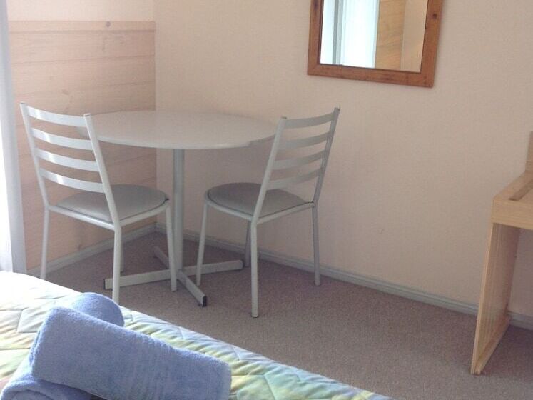 Номер Стандарт, Motel Farnboro