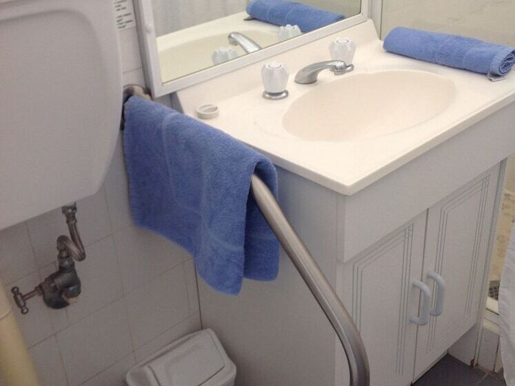 חדר סטנדרט, Motel Farnboro