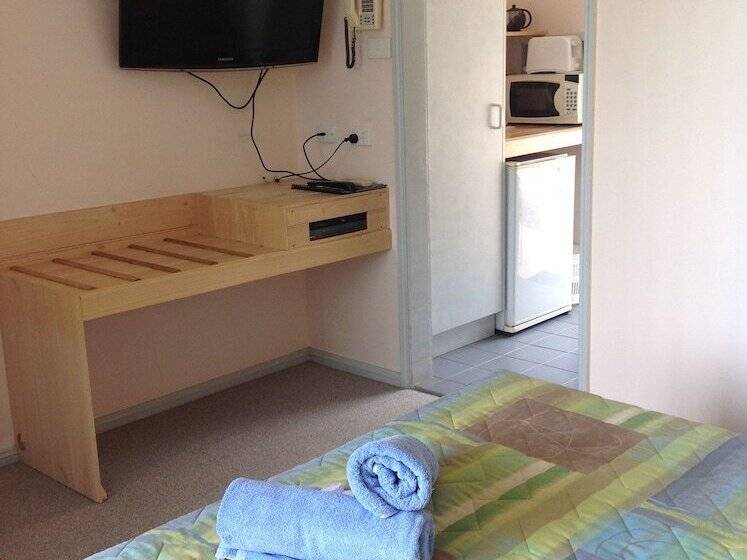 חדר סטנדרט, Motel Farnboro