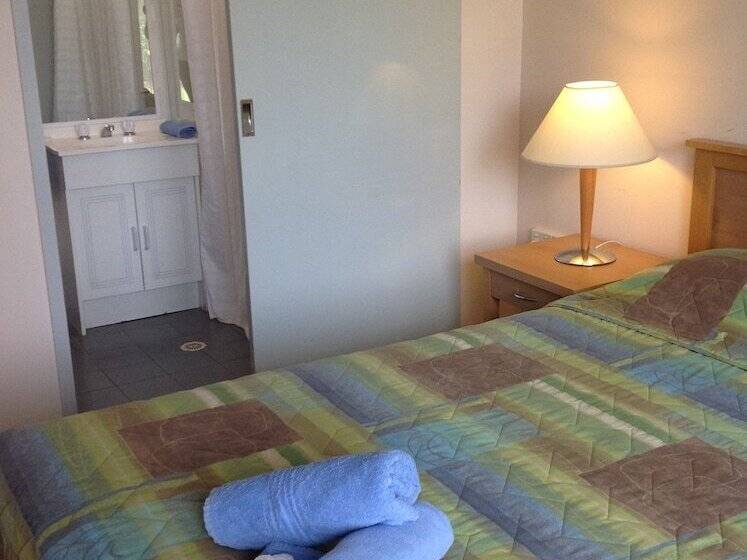 Номер Стандарт, Motel Farnboro