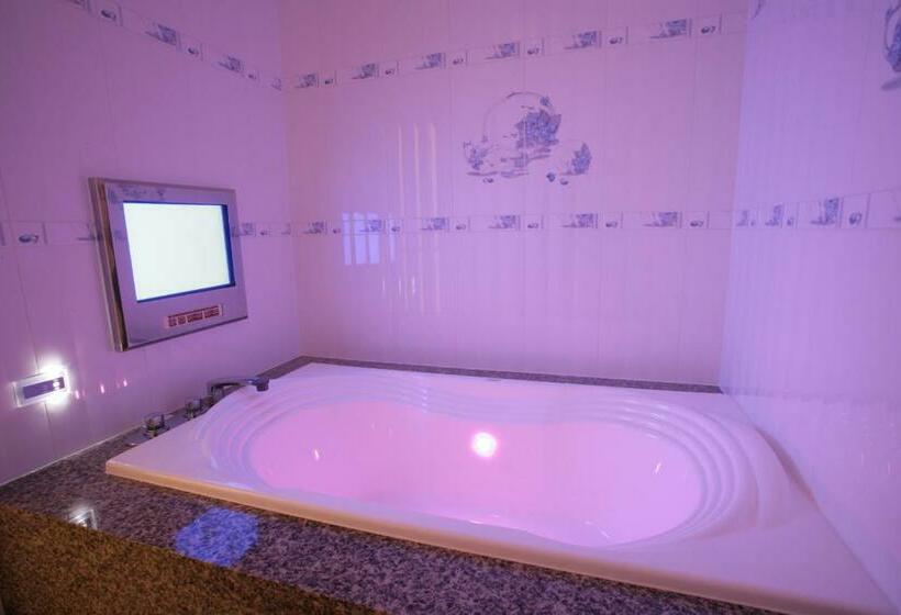 Quarto Superior, Axis  アクシス