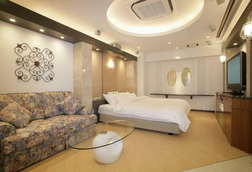 Quarto Superior, Axis  アクシス