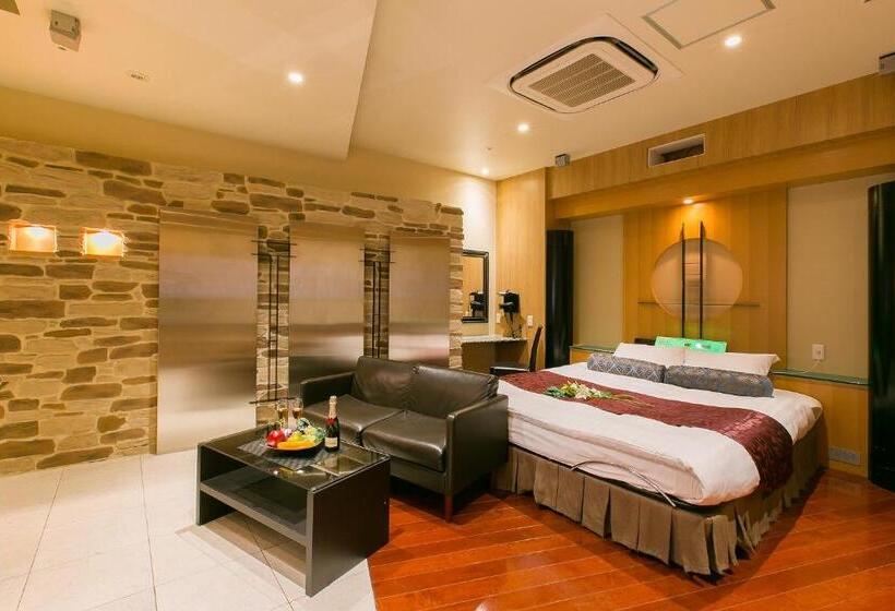 Quarto Superior, Axis  アクシス