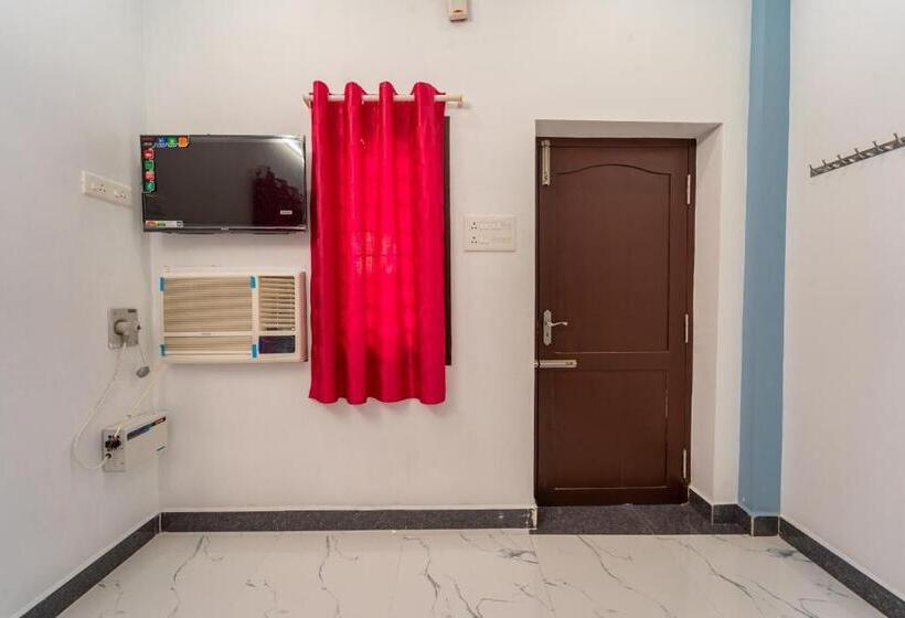 اتاق لوکس, Pavisha Farm House Swimming Pool