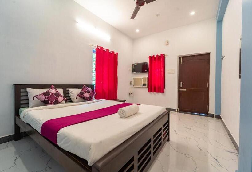 Quarto Deluxe, Pavisha Farm House Swimming Pool