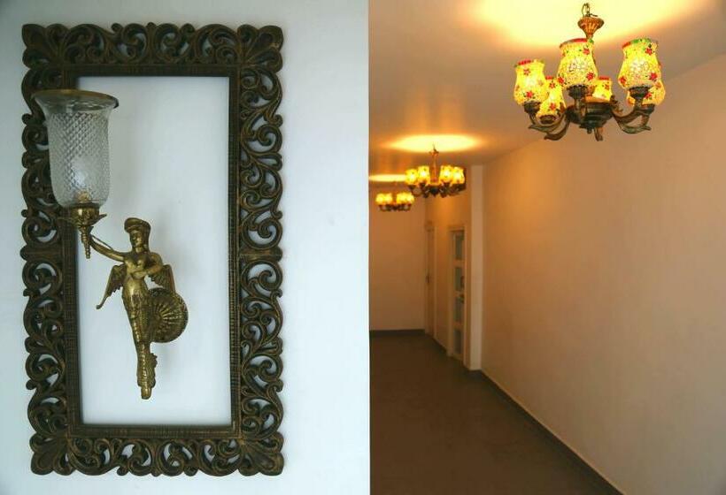 ガーデンビューデラックスルーム, Stay Banaras  A Boutique