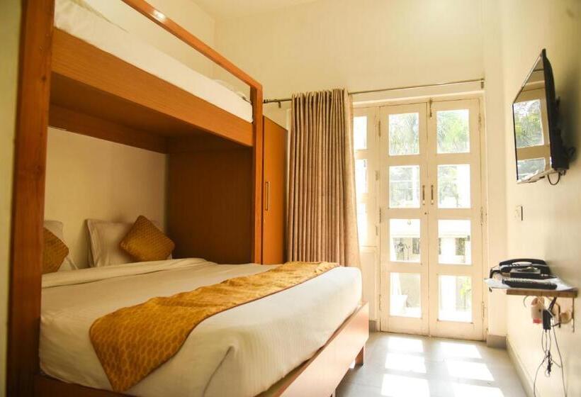 バルコニー付きスタンダードトリプルルーム, Stay Banaras  A Boutique