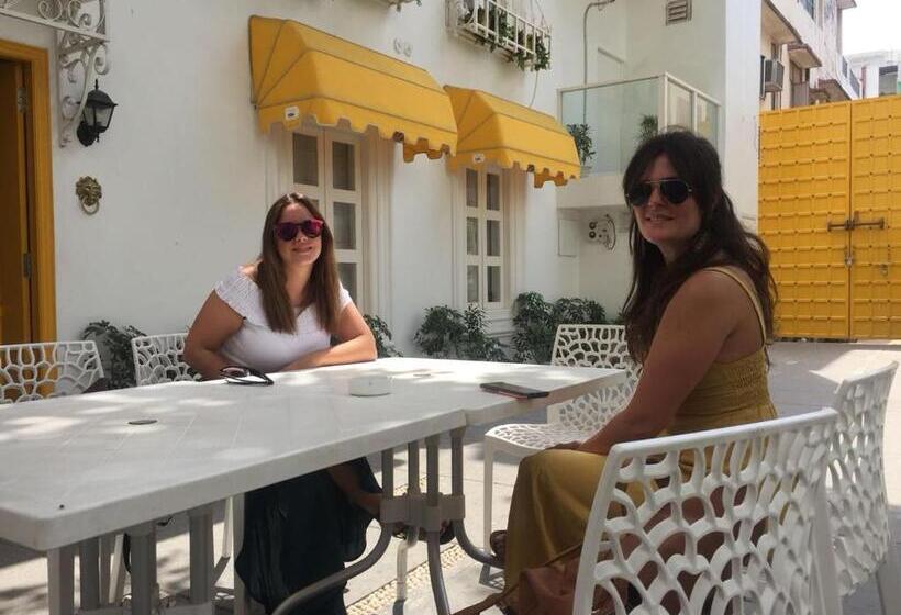 バルコニー付きスタンダードトリプルルーム, Stay Banaras  A Boutique