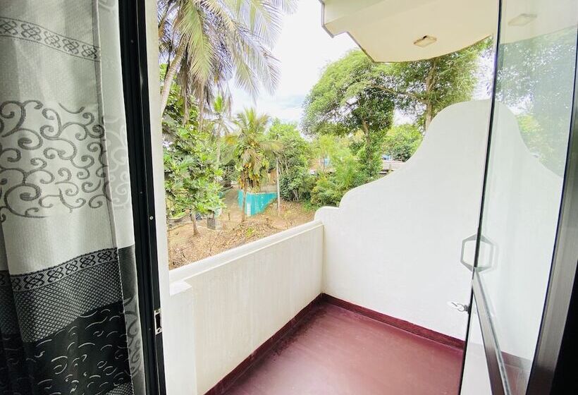 Quarto Familiar, Lotus Grand Rest