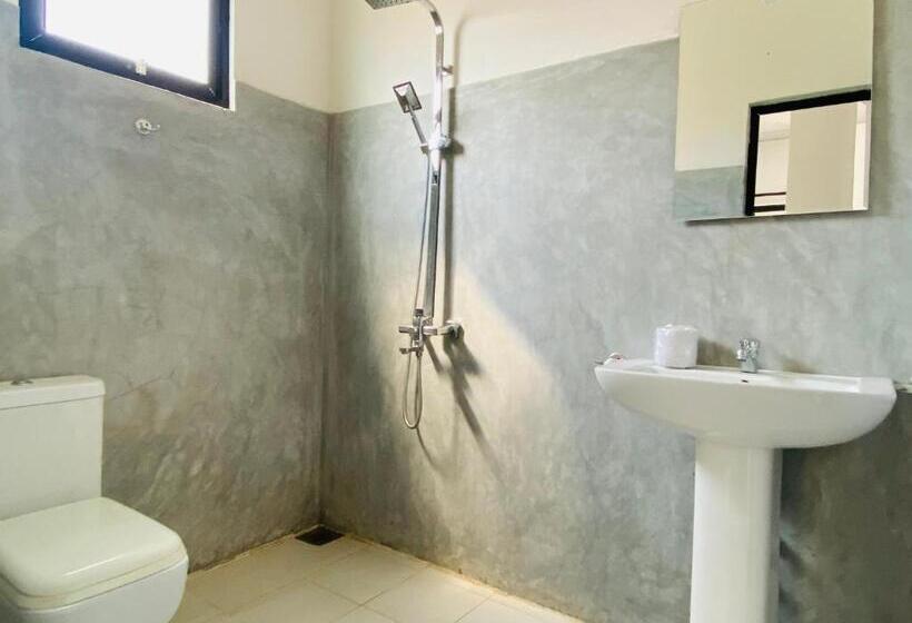 Quarto Estandar com Sacada, Lotus Grand Rest