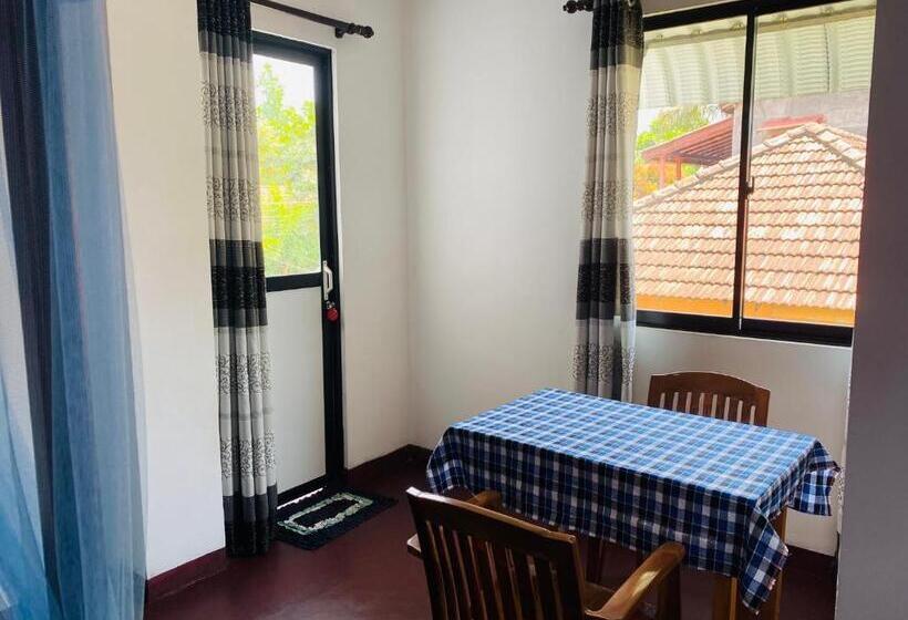 Quarto Estandar com Sacada, Lotus Grand Rest