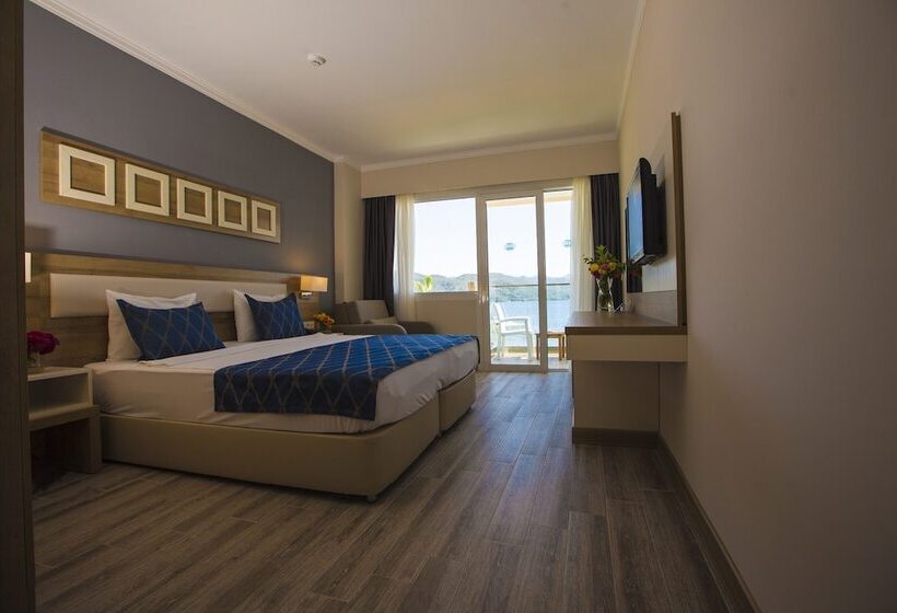 غرفة قياسية مطلّة علي البحر, Fortezza Beach Resort