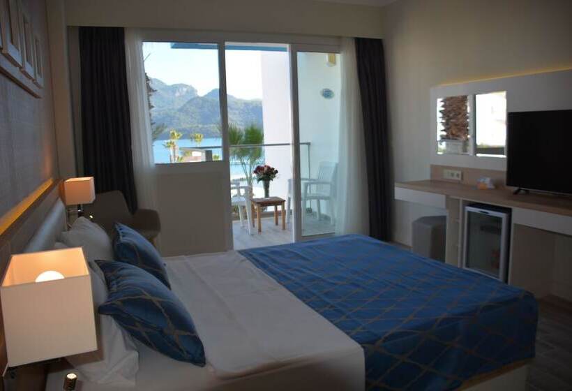 غرفة قياسية مطلّة علي البحر, Fortezza Beach Resort